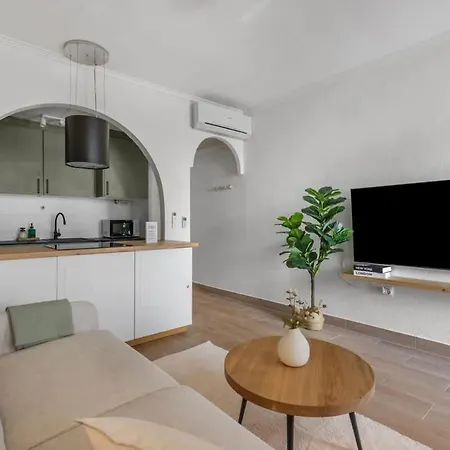 Peaceful 1br 10min Pool & Workspace Торрев'єха